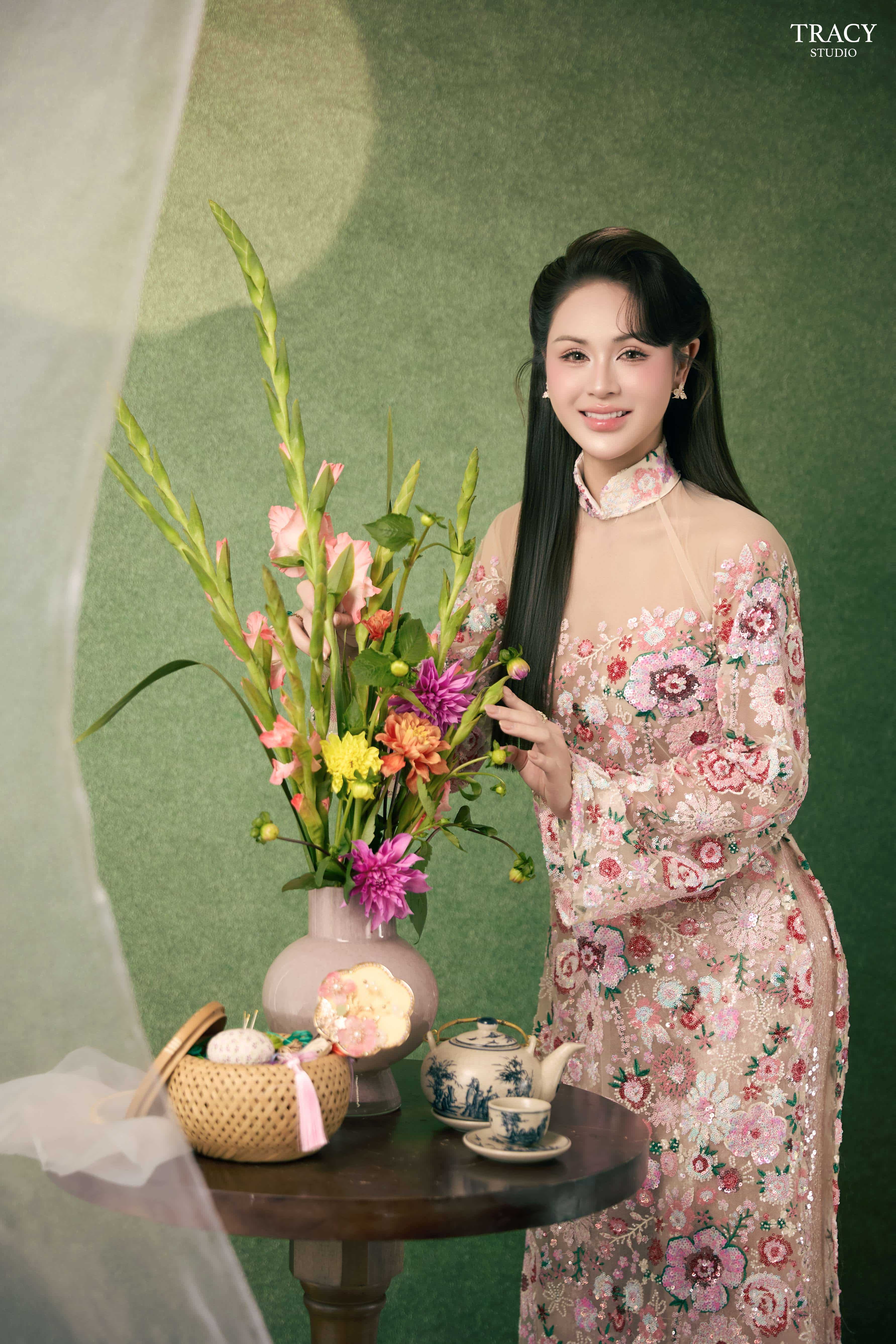 frontend/img/gallery/anh-tet-yem-ao-dai/tracy-studio-chup-ao-dai-luong-thu-trang (2).jpg